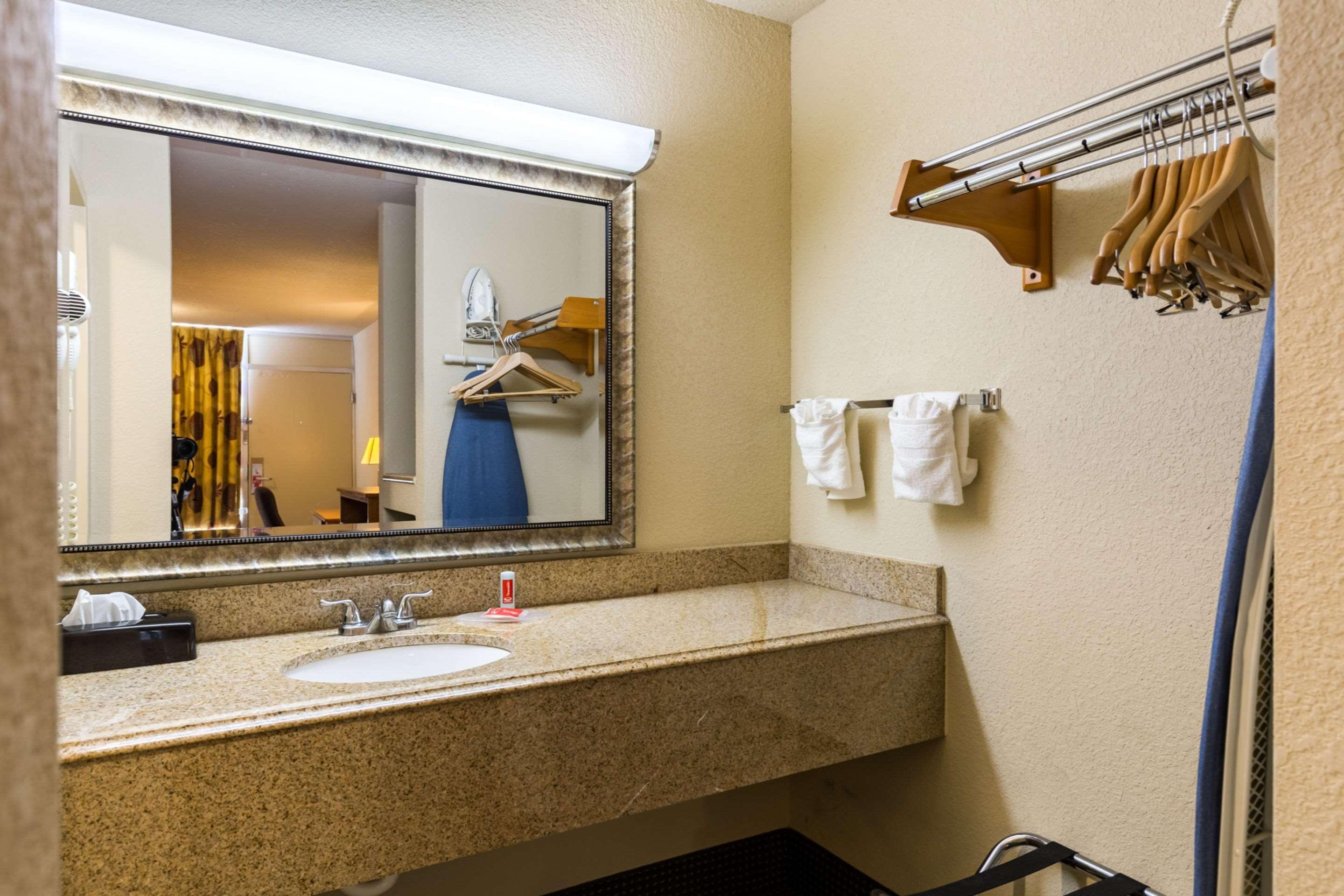 Econo Lodge Baytown Exteriér fotografie