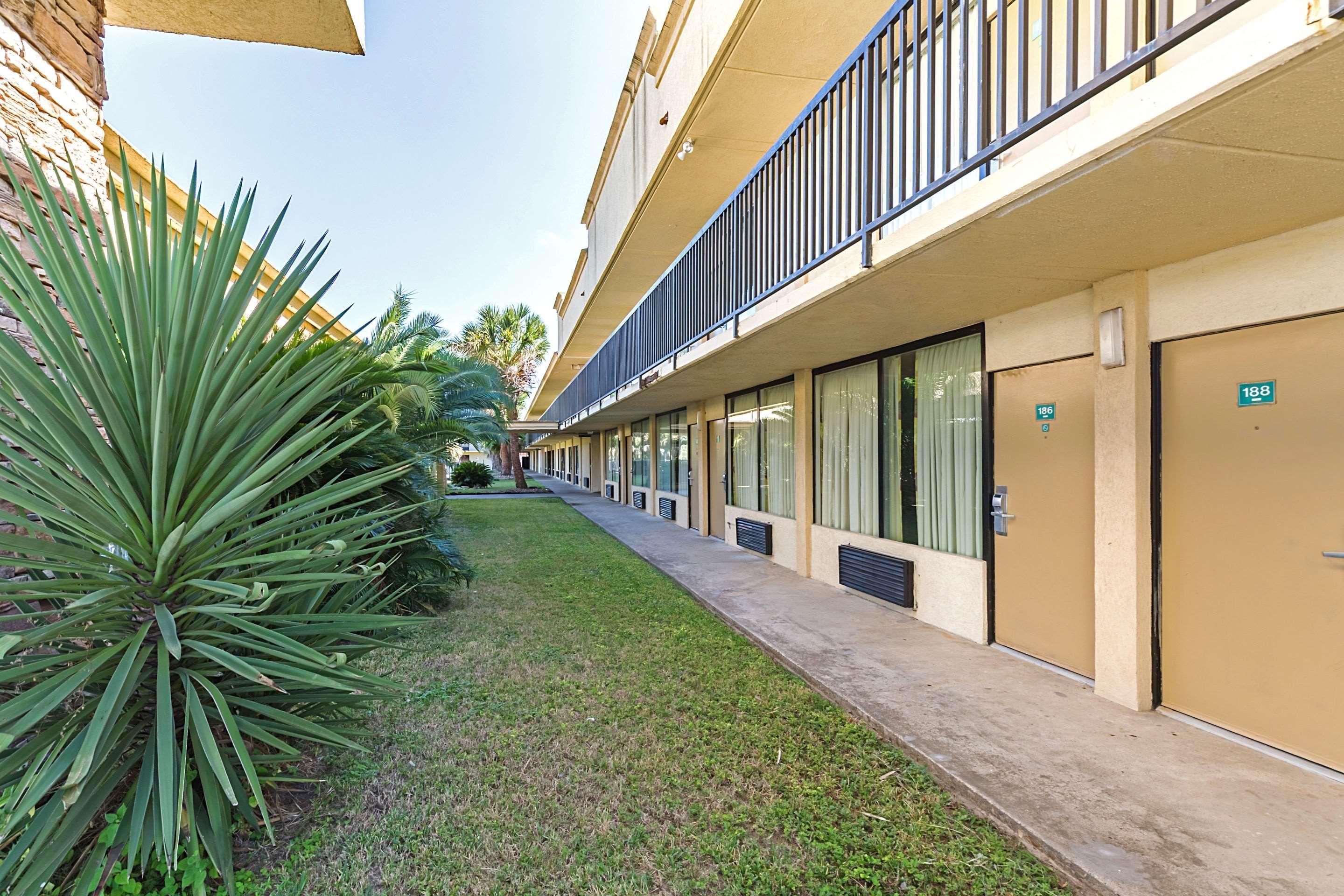Econo Lodge Baytown Exteriér fotografie